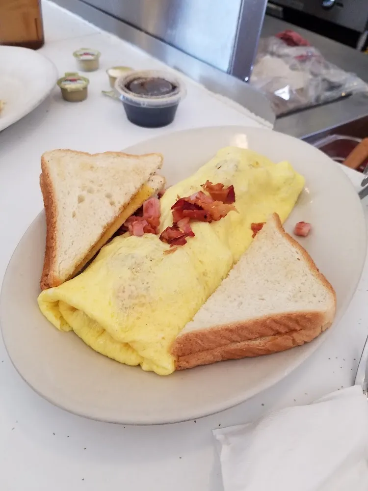 Omelet w Toast